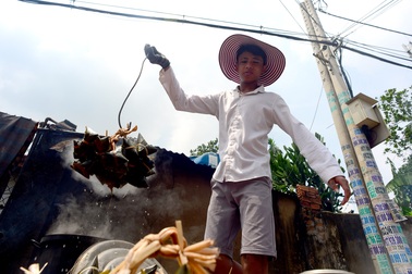 Lò bánh ú Sài Gòn sản xuất hơn 30.000 cái mùa Tết Đoan Ngọ