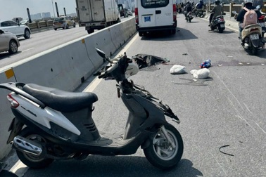 Công an Hà Nội thông tin vụ tai nạn liên quan nam shipper trên cầu Vĩnh Tuy