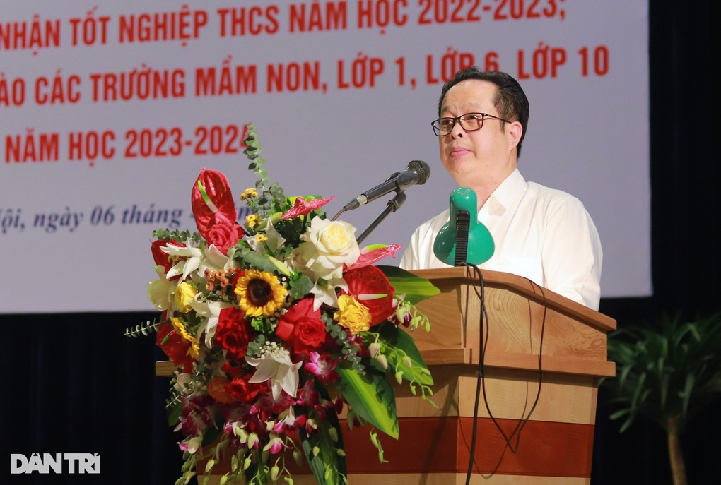 Hà Nội tăng gần 50.000 học sinh bước vào đầu cấp, tuyển sinh căng thẳng - 1 Hà Nội tăng gần 50.000 học sinh bước vào đầu cấp, tuyển sinh căng thẳng - 1
