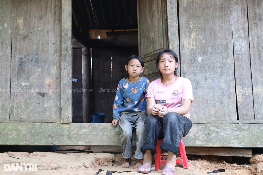 Bé gái mồ côi người Mông: Cháu không được đi học, cũng không có nhà... - 3 Bé gái mồ côi người Mông: Cháu không được đi học, cũng không có nhà... - 3