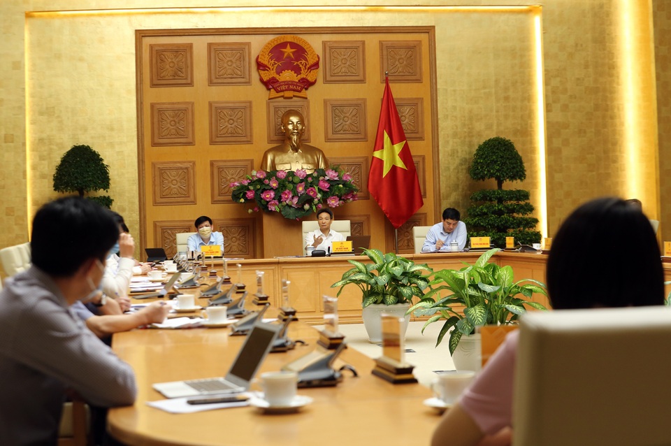 “Định vị cứng” người nguy cơ mắc Covid-19 bằng cách đeo vòng điện tử? - 1 “Định vị cứng” người nguy cơ mắc Covid-19 bằng cách đeo vòng điện tử? - 1