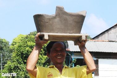 Vất vả nghề "vọc bùn", nặn lò đất dịp cuối năm