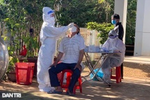 Bí thư, Chủ tịch xã bị tạm đình chỉ công tác vì lơ là chống dịch