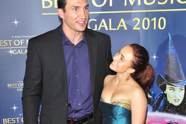 Hayden Panettiere khoe bạn trai cao gần 2m!