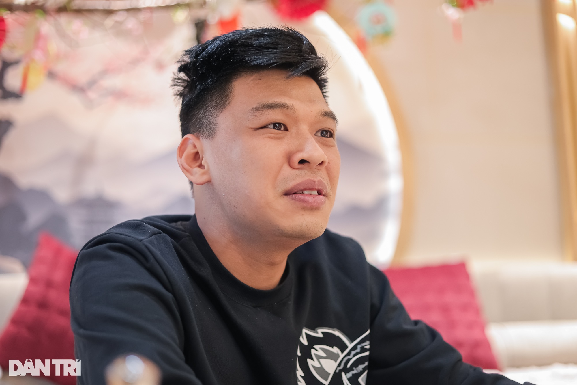 Trung Ruồi từng không có 3.000 đồng uống trà đá, kể góc khuất ở Táo quân - 4 Trung Ruồi từng không có 3.000 đồng uống trà đá, kể góc khuất ở Táo quân - 4