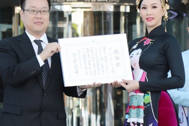 Hoa hậu Paris Vũ làm Đại sứ Áo dài tại Giao lưu văn hoá Việt Nhật