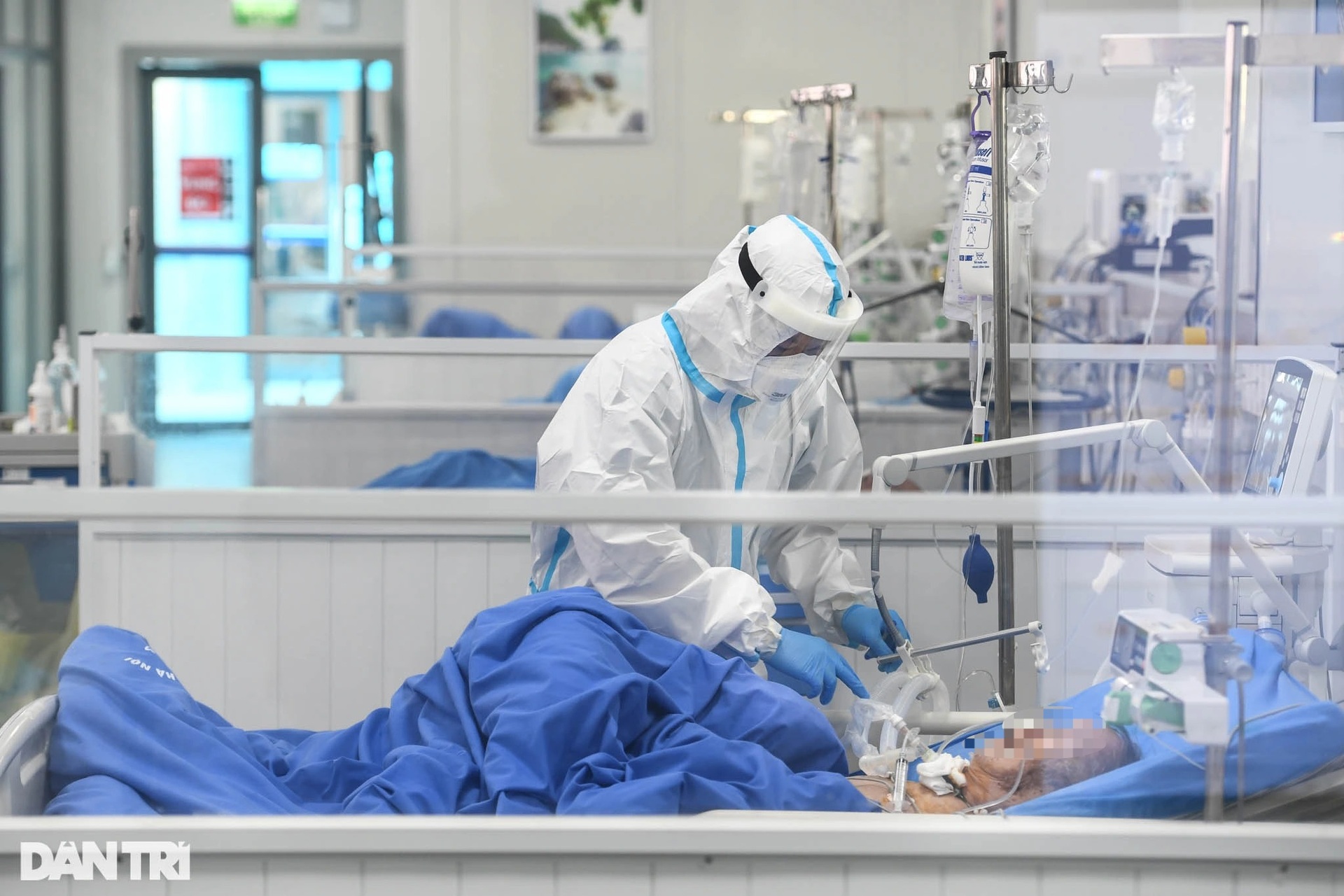Chuông cảnh báo đỏ vang liên hồi trong khu điều trị F0 nguy kịch ở Hà Nội - 8 Chuông cảnh báo đỏ vang liên hồi trong khu điều trị F0 nguy kịch ở Hà Nội - 8