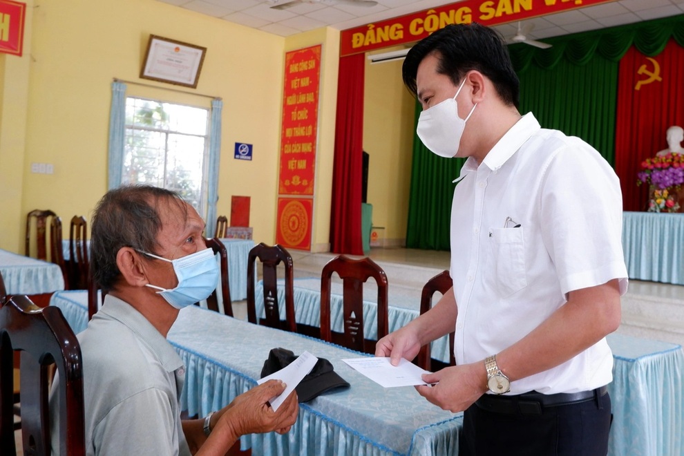 Các địa phương tiếp tục rà soát, chi hỗ trợ lao động gặp khó do Covid-19 - 1 Các địa phương tiếp tục rà soát, chi hỗ trợ lao động gặp khó do Covid-19 - 1