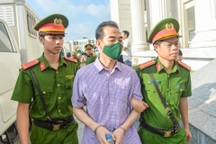 Ông Tô Anh Dũng nói "lần sau đừng đưa tiền", nhưng khi đưa vẫn nhận