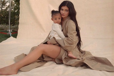 Các ngôi sao làm gì trong Ngày của Mẹ?