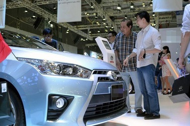 Ô tô nhập vào như ‘cá gặp nước’, giá giảm xe nội lo hết đường