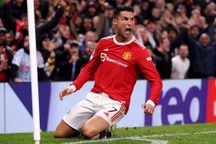 Sự sa sút của C.Ronaldo khiến Man Utd "ngồi trên đống lửa"