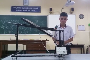 Cấu tạo của hệ thống nhật động pin năng lượng Mặt trời theo hệ tọa độ xích đạo thiên cầu