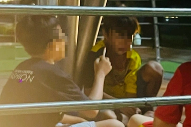 Nam sinh lớp 7 nhập viện, nghi hút thuốc lá điện tử từ đàn anh cùng trường