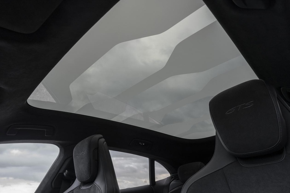 Chỉ cần cập nhật phần mềm, mẫu xe điện này có thể đi xa và sạc nhanh hơn - 4 Chỉ cần cập nhật phần mềm, mẫu xe điện này có thể đi xa và sạc nhanh hơn - 4