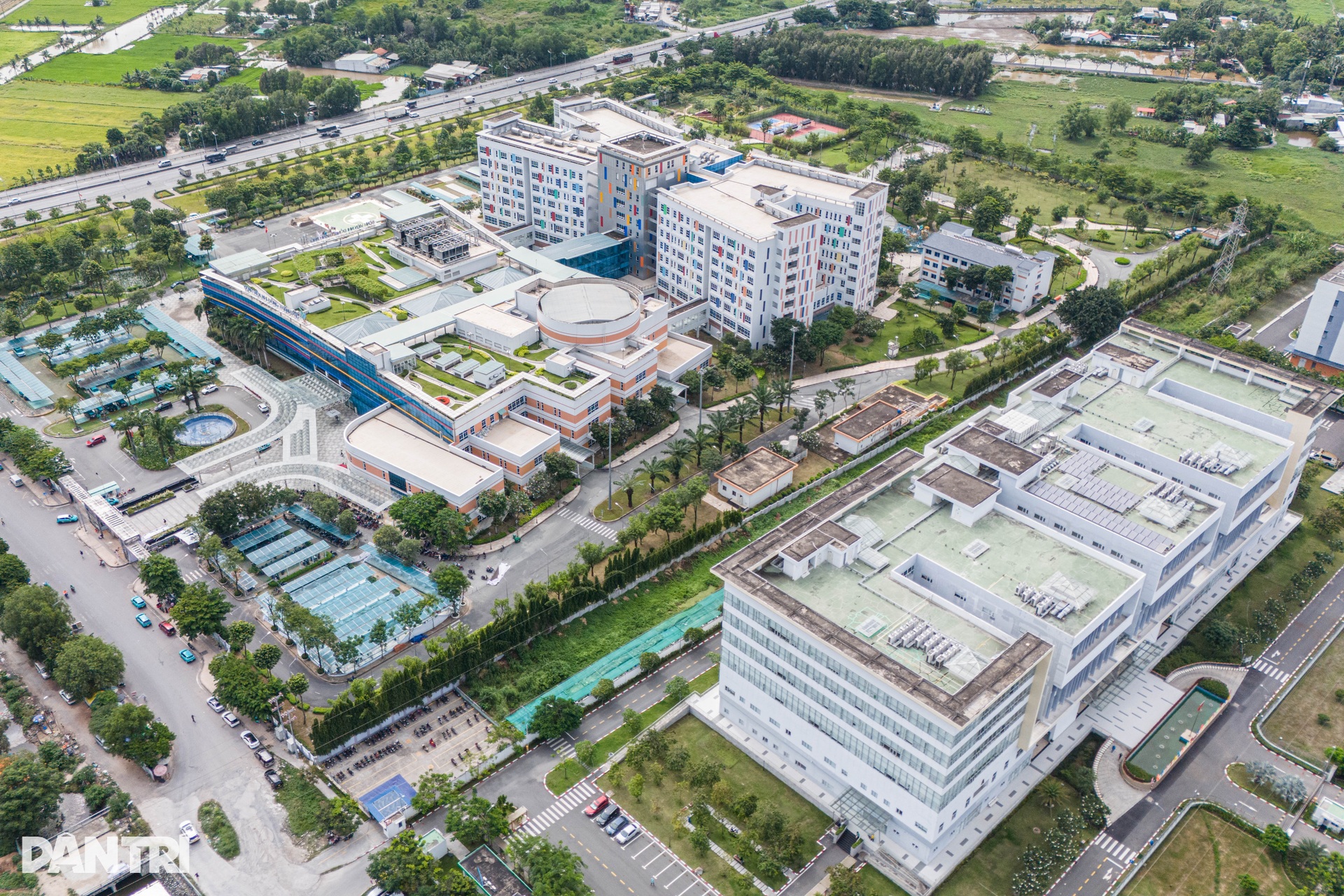 “Campus y tế” đầu tiên tại Việt Nam hình thành sau 10 năm xây dựng - 13 “Campus y tế” đầu tiên tại Việt Nam hình thành sau 10 năm xây dựng - 13