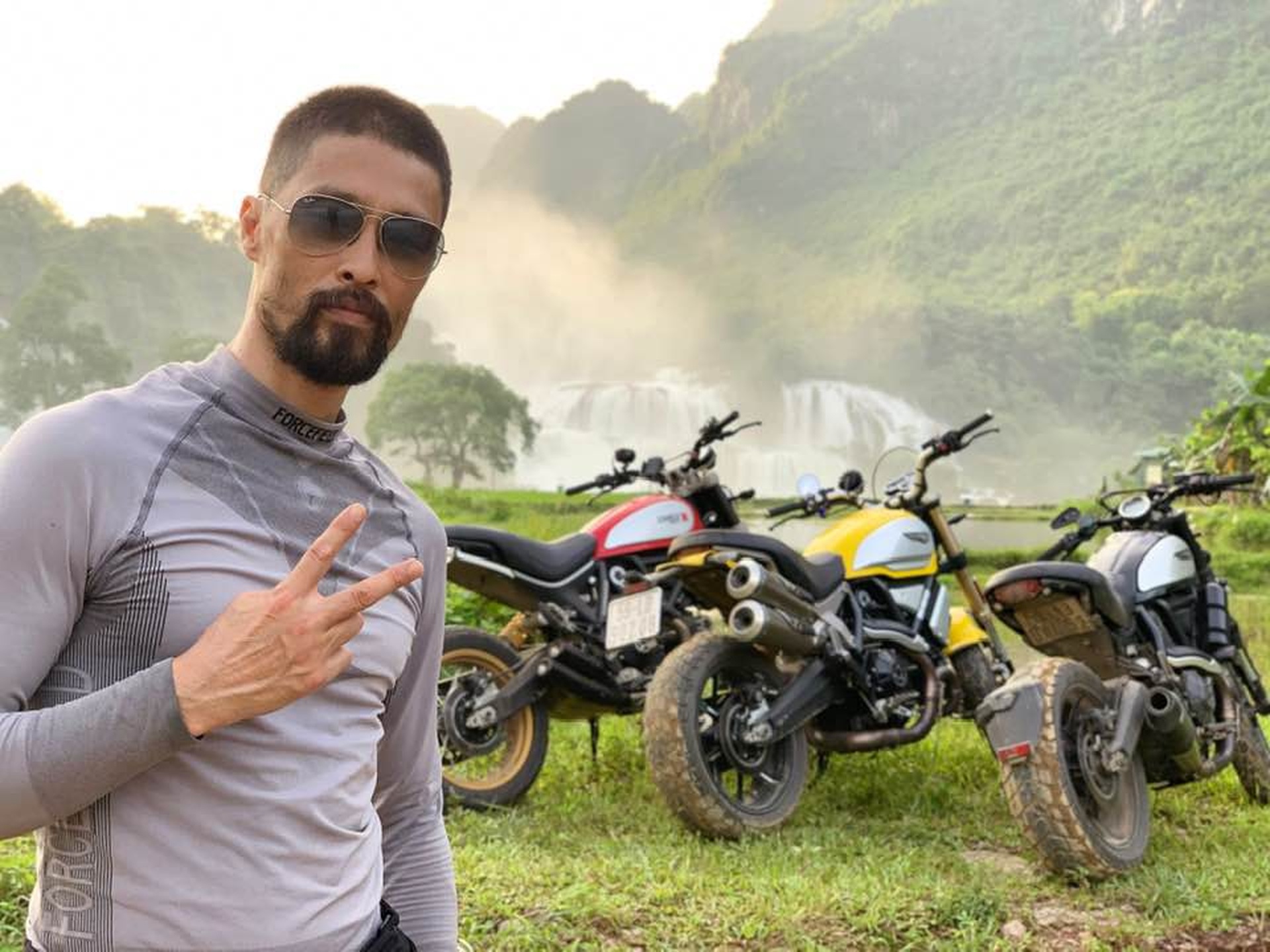 Johnny Trí Nguyễn - Nhung Kate: Hơn 10 năm yêu không cưới, chia tay lặng lẽ - 8 Johnny Trí Nguyễn - Nhung Kate: Hơn 10 năm yêu không cưới, chia tay lặng lẽ - 8