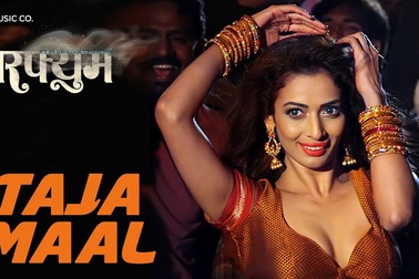 Heena Panchal khoe giọng hát và vũ đạo