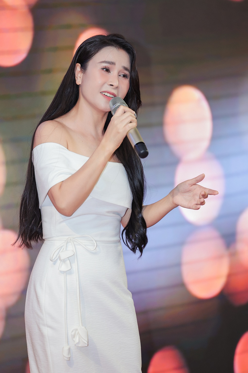 Sao Mai Thu Hường: Tôi luôn tỉnh táo trước cám dỗ - 1 Sao Mai Thu Hường: Tôi luôn tỉnh táo trước cám dỗ - 1