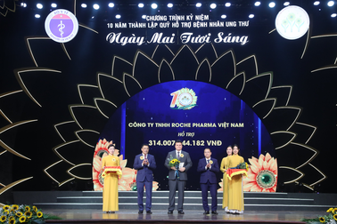 Roche Pharma Việt Nam nhận bằng khen vì những đóng góp cho bệnh nhân ung thư