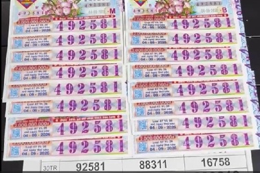 Lấy tiền boa đi mua vé số, nam công nhân vệ sinh trúng thưởng nửa tỷ đồng