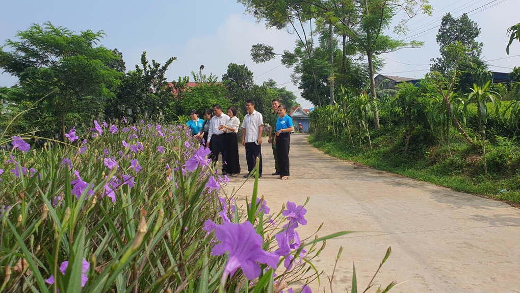 Phụ nữ - lực lượng tiên phong trong xây dựng nông thôn mới - 1 Phụ nữ - lực lượng tiên phong trong xây dựng nông thôn mới - 1