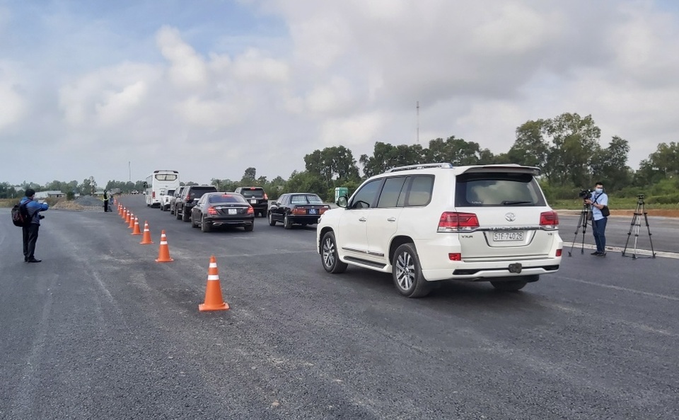 Cao tốc nghìn tỷ cho xe dưới 16 chỗ và xe tải 2,5 tấn lưu thông dịp Tết - 3 Cao tốc nghìn tỷ cho xe dưới 16 chỗ và xe tải 2,5 tấn lưu thông dịp Tết - 3