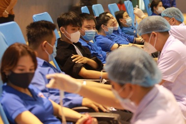 Hiến máu vì miền Nam ruột thịt