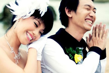 Cặp đôi “Thềm nhà có hoa” về sống chung nhà