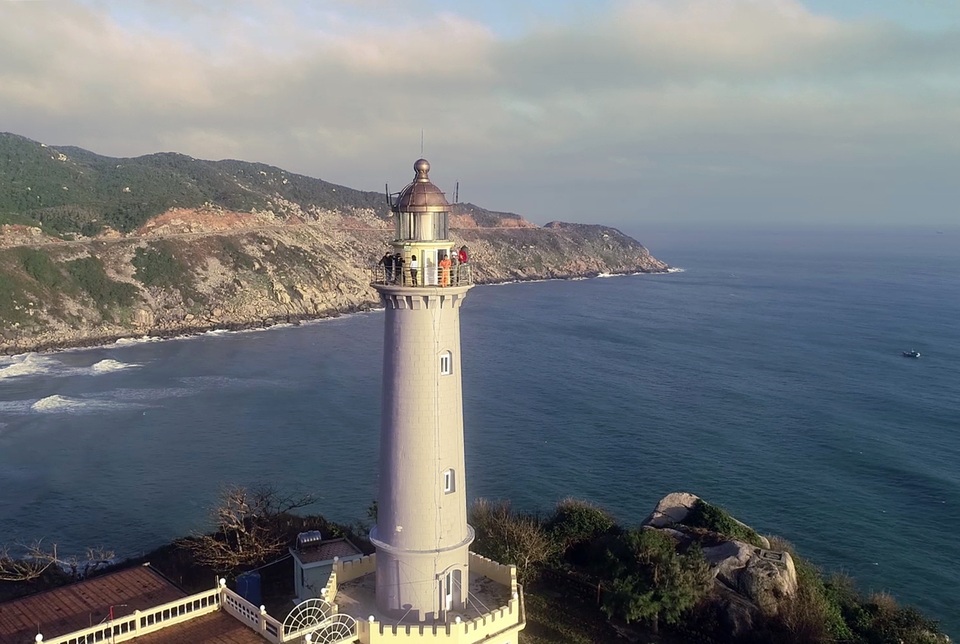 Khung cảnh kỳ vĩ ở nơi đón ánh bình minh đầu tiên trên đất liền Việt Nam - 7