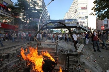 Thổ Nhĩ Kỳ: Biểu tình chống chính phủ leo thang nguy hiểm