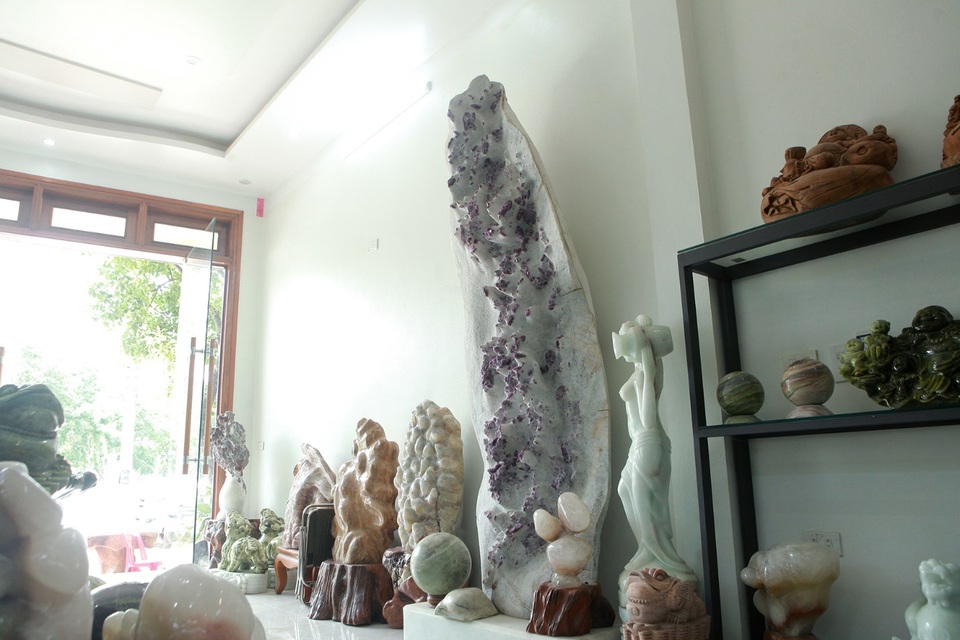 Gốc tinh thể ruby lớn nhất thế giới tại Yên Bái được trả giá tới 6 tỷ đồng - 9 Gốc tinh thể ruby lớn nhất thế giới tại Yên Bái được trả giá tới 6 tỷ đồng - 9