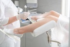 Bác sĩ sốc với chiêu bơm sữa đậu nành vào vùng kín "vẽ bệnh": Quá thô bạo