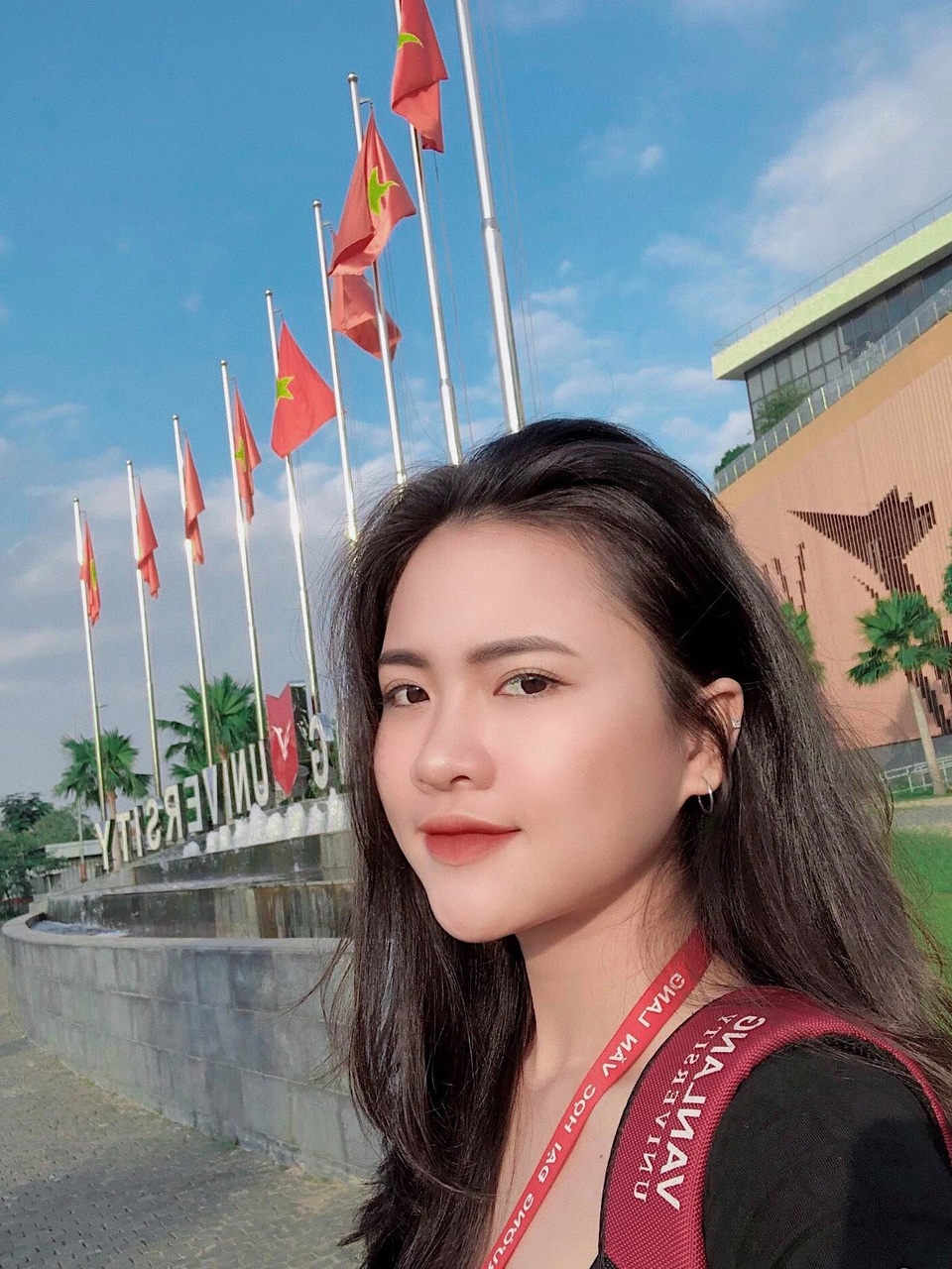 Đăng ảnh chụp ở biển, nữ sinh 2K được dân mạng khen xinh như hoa - 12 Đăng ảnh chụp ở biển, nữ sinh 2K được dân mạng khen xinh như hoa - 12