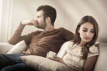 Yêu 7 tháng mà chưa được người yêu cho hôn, chàng trai vô cùng bức bối