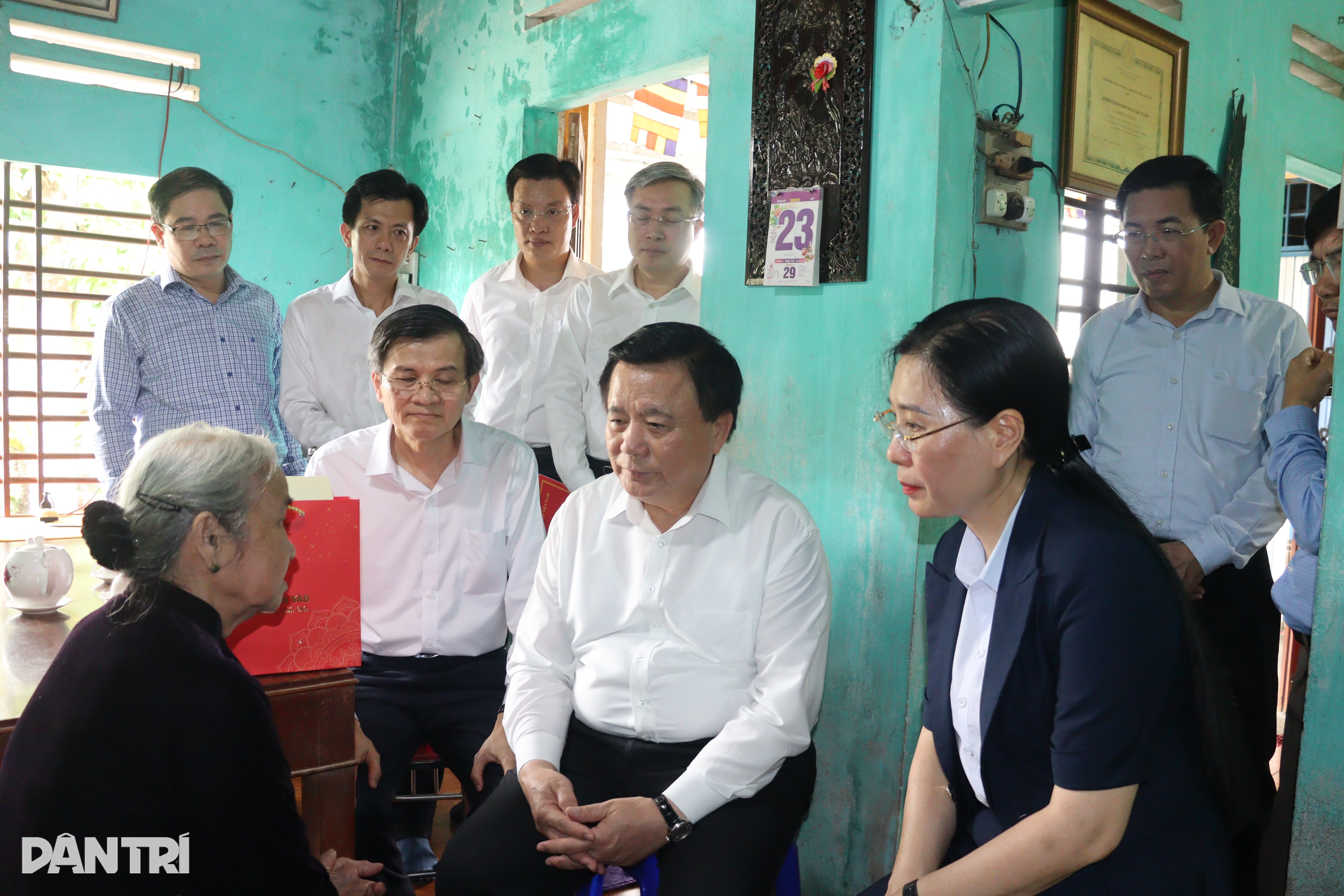 Ông Nguyễn Xuân Thắng tri ân người có công ở Quảng Ngãi - 5 Ông Nguyễn Xuân Thắng tri ân người có công ở Quảng Ngãi - 5