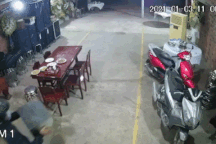 "Đạo chích" lẻn vào đám tang trộm thùng phúng điếu