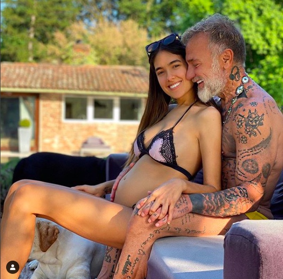 Bạn gái 9X của tay chơi U60 Gianluca Vacchi sinh con - 1