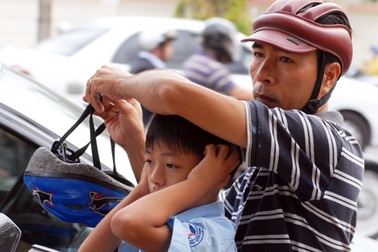 TPHCM triển khai đổi mũ bảo hiểm đạt chuẩn có trợ giá