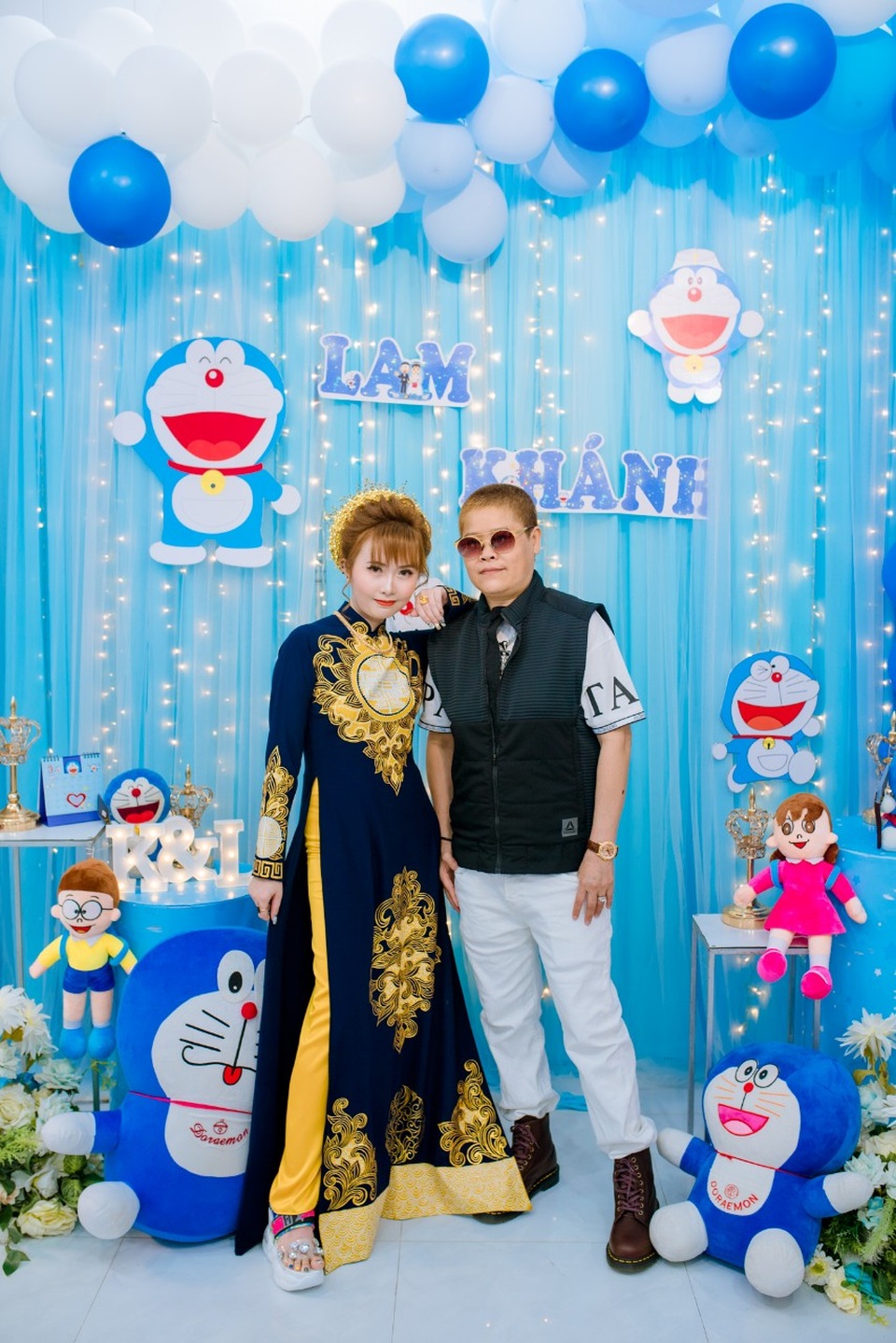 Mẹ chồng đi 4 tiệm vàng, tìm đặt bộ trang sức hình Doraemon... tặng con dâu - 9 Mẹ chồng đi 4 tiệm vàng, tìm đặt bộ trang sức hình Doraemon... tặng con dâu - 9