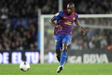 Barcelona giữ chân thành công Eric Abidal đến năm 2014