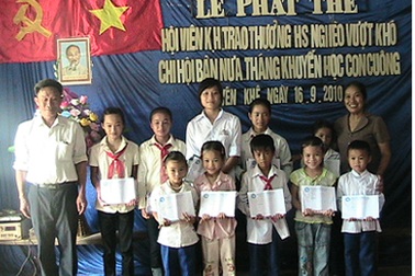 "Tháng khuyến học" về với bản Nưa