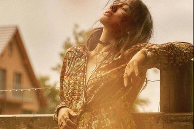 Hình ảnh lạ lẫm của biểu tượng gợi cảm xứ Hàn