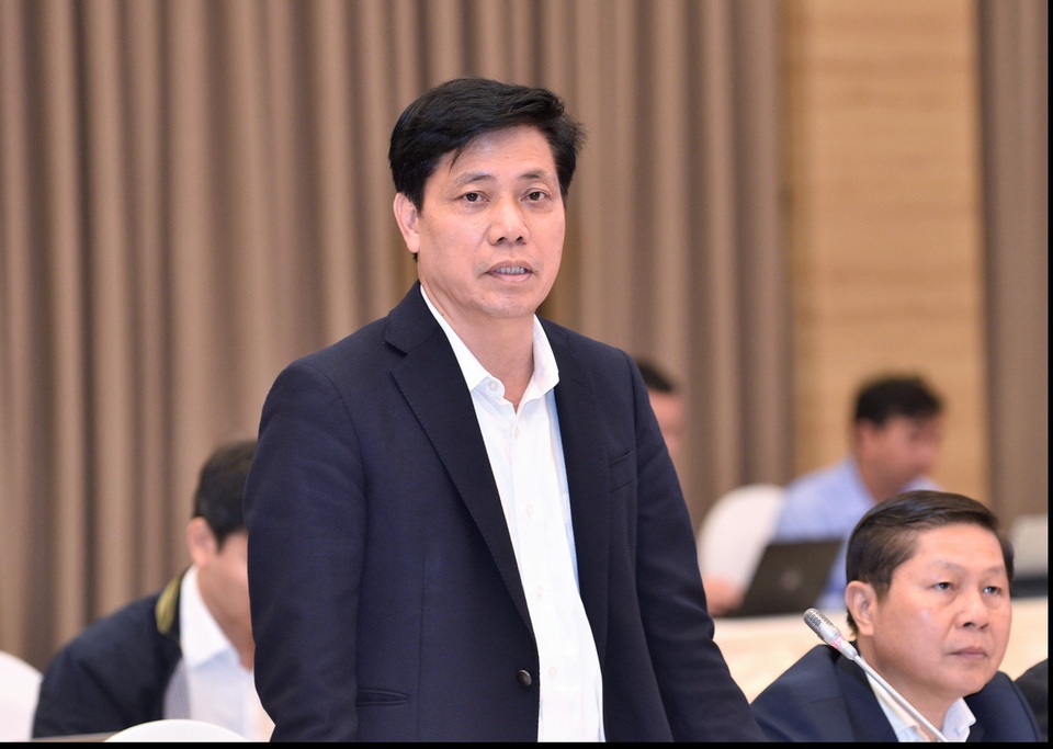 Dừng thí điểm xe công nghệ, “đế chế” Grab có sụp đổ? - 1