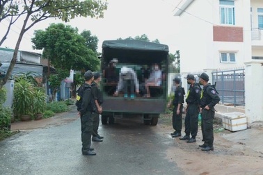 Thách thức trên Facebook, nữ sinh lớp 11 hẹn nhau ra đồi vắng hỗn chiến