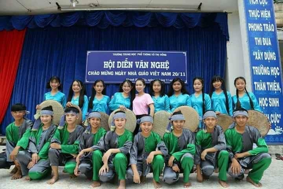 Cô giáo dạy Văn hát cải lương Truyện Kiều khiến học trò say mê - 3 Cô giáo dạy Văn hát cải lương Truyện Kiều khiến học trò say mê - 3