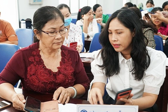 តើខ្ញុំអាចបង់ថ្លៃធានារ៉ាប់រងសង្គមបន្ថែមក្នុងពេលតែមួយដើម្បីទទួលបានប្រាក់សោធនអតិបរមាបានទេ? - ១ Có thể đóng thêm BHXH một lần để hưởng lương hưu tối đa? - 1