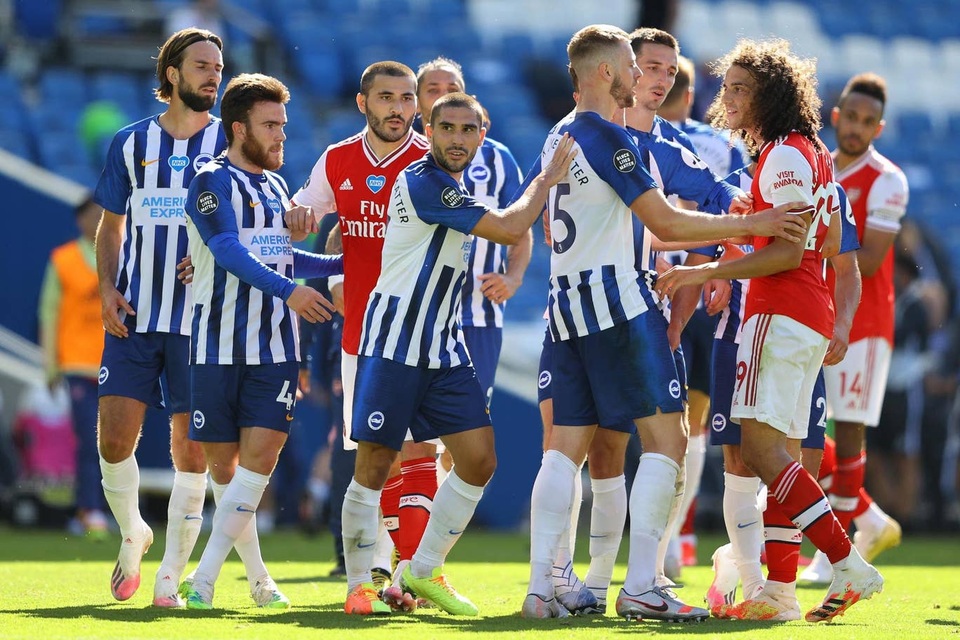 Nhìn lại trận thua đau đớn của Arsenal trên sân Brighton - 18 Nhìn lại trận thua đau đớn của Arsenal trên sân Brighton - 18