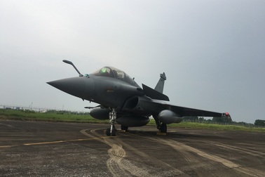 Cận cảnh dàn chiến đấu cơ của Không quân Pháp tại Nội Bài