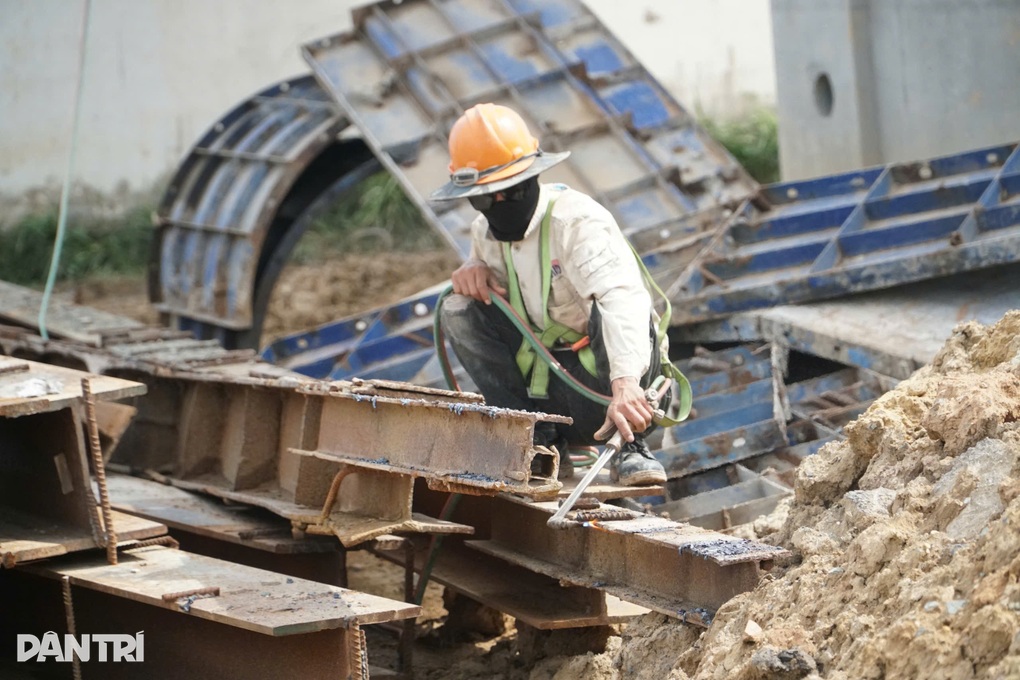 Phó chủ tịch TPHCM Bùi Xuân Cường yêu cầu đẩy nhanh tiến độ Vành đai 3 - 2 Phó chủ tịch TPHCM Bùi Xuân Cường yêu cầu đẩy nhanh tiến độ Vành đai 3 - 2